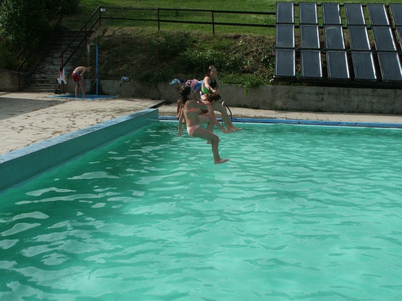 mb050726051.jpg
